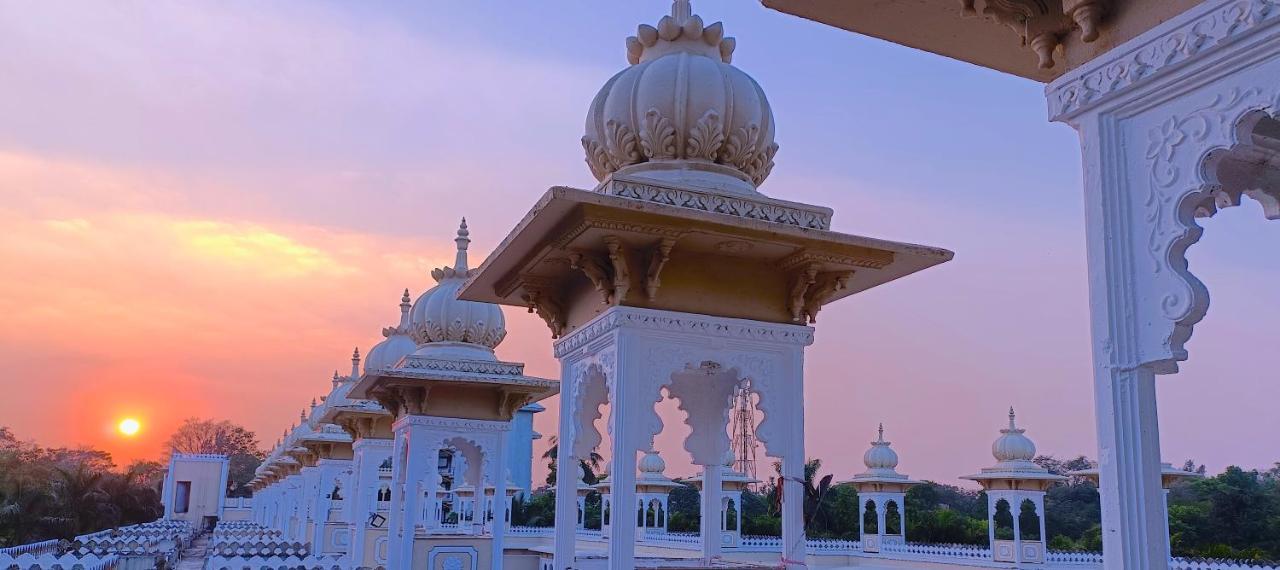 Hotel Gautam Lonavala Kültér fotó