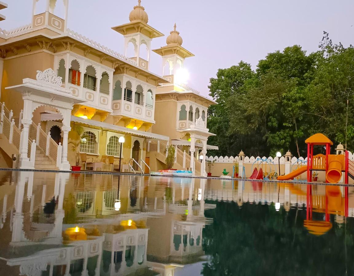 Hotel Gautam Lonavala Kültér fotó