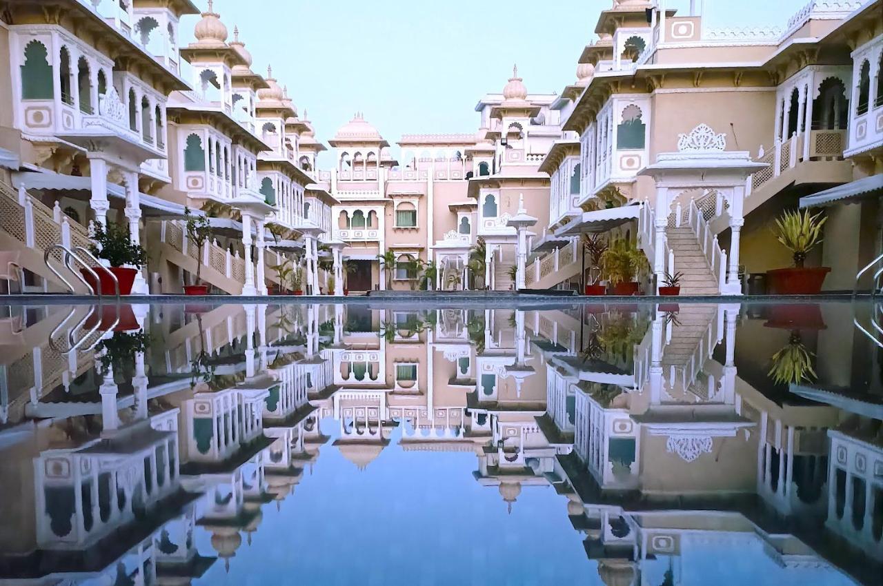 Hotel Gautam Lonavala Kültér fotó