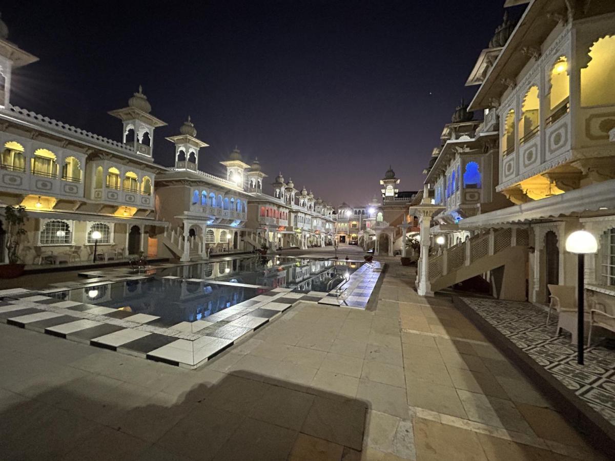 Hotel Gautam Lonavala Kültér fotó