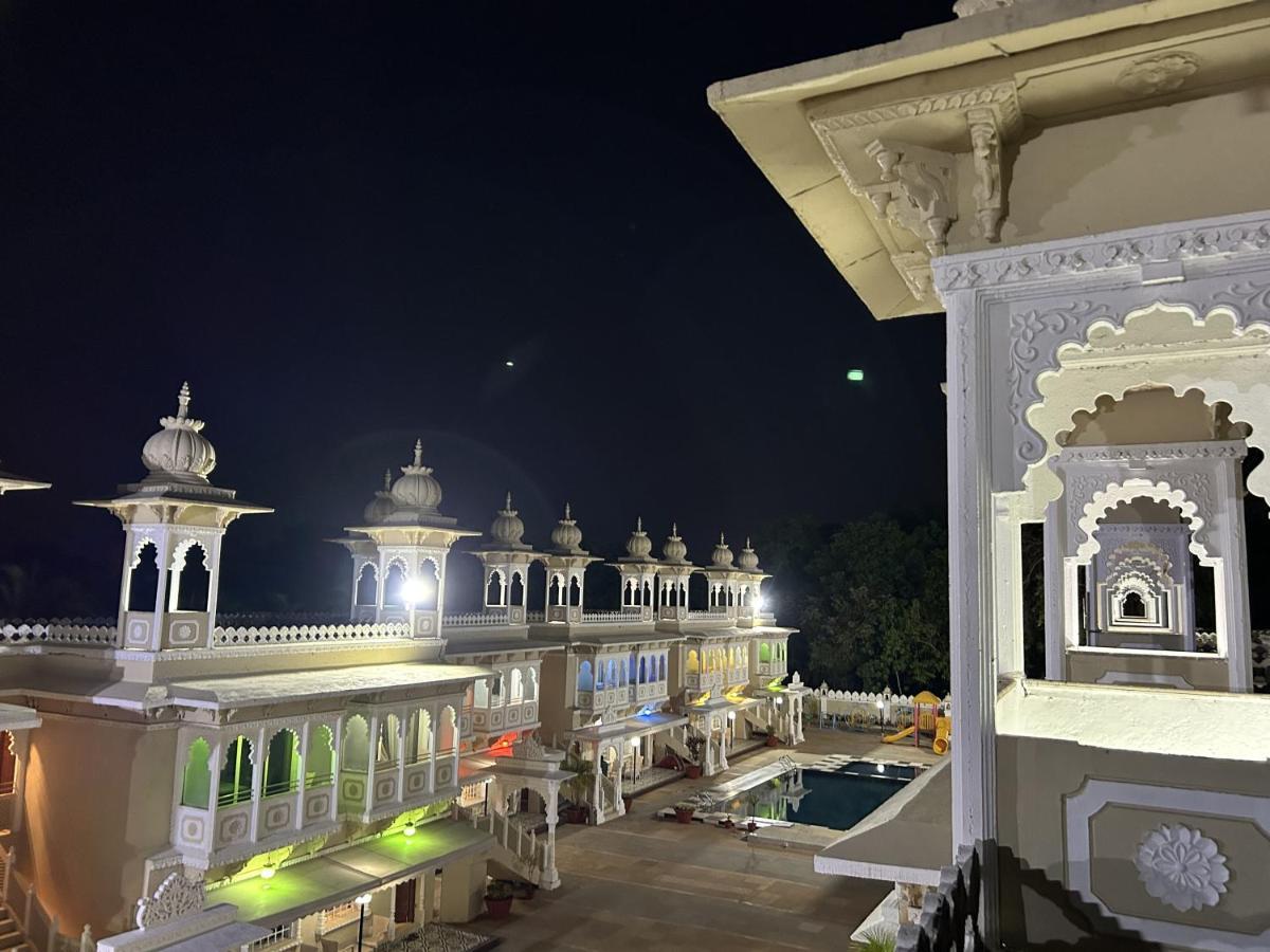 Hotel Gautam Lonavala Kültér fotó